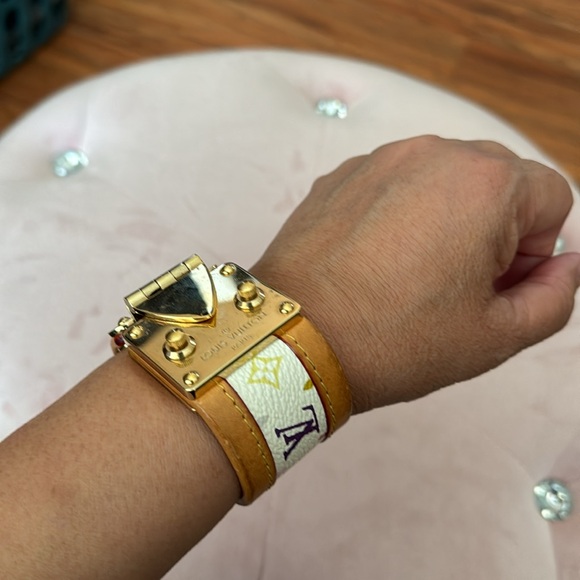 Louis Vuitton white Multicolor Koala Bracelet - Picture 6 of 8